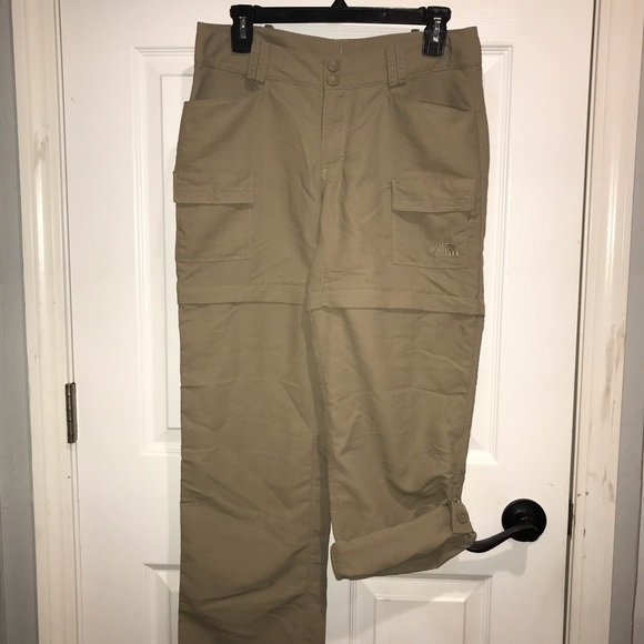 The Northface women’s pants, capris, shorts all 3 in 1 size 6 hiking outdoor - Picture 4 of 5